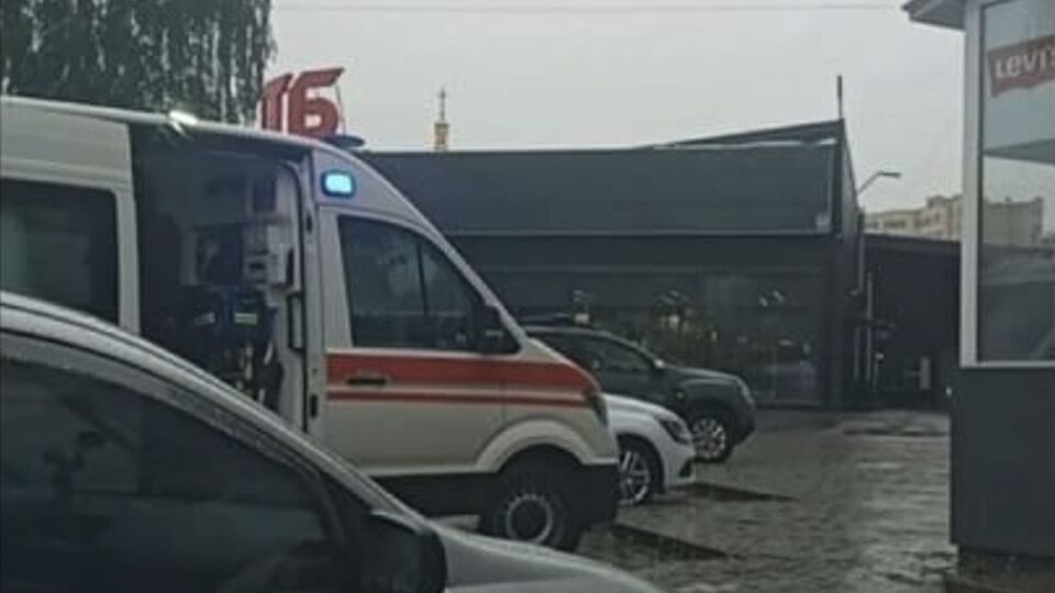 Житель Луцка случайно выдернул чеку одной из учебных гранат в отделении почты, в результате чего она взорвалась, отметили СМИ