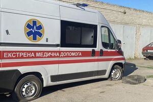 Окупанти скинули вибухівку на бригаду медиків, які поспішали на виклик після обстрілу в Білозерській громаді, розповіли в Херсонській ОВА