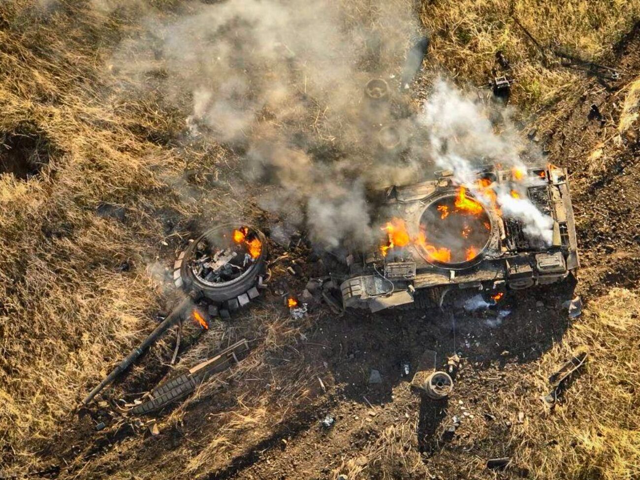 За даними Генштабу ЗСУ, особливо активно ворог атакує на покровському напрямку