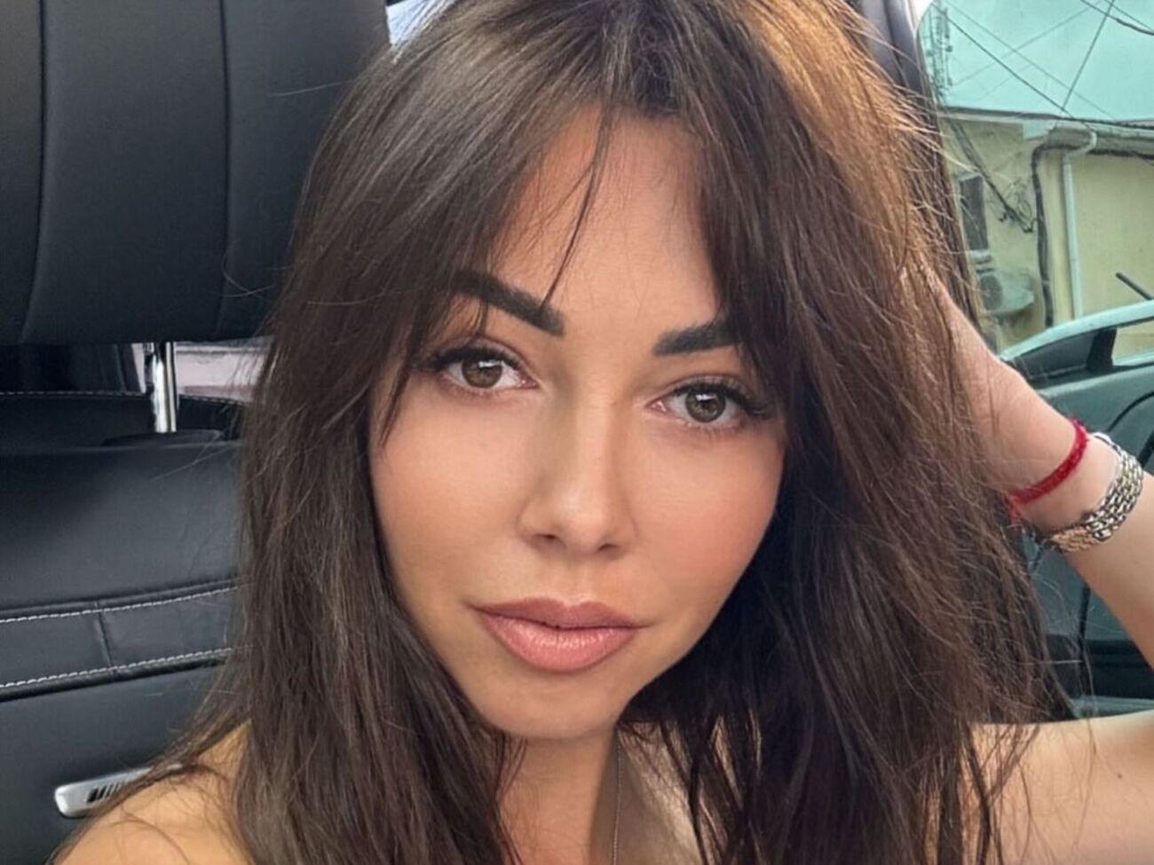 Кухар официально замужем за Стояновым