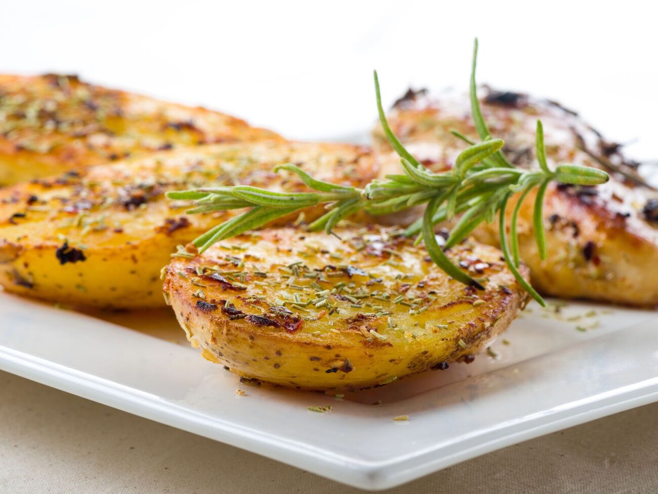 Картоплю потрібно запікати до золотистого кольору