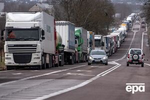Польская сторона 1 июля остановила пропуск на въезд и выезд украинских грузовиков, не имеющих разрешений на международные грузовые перевозки