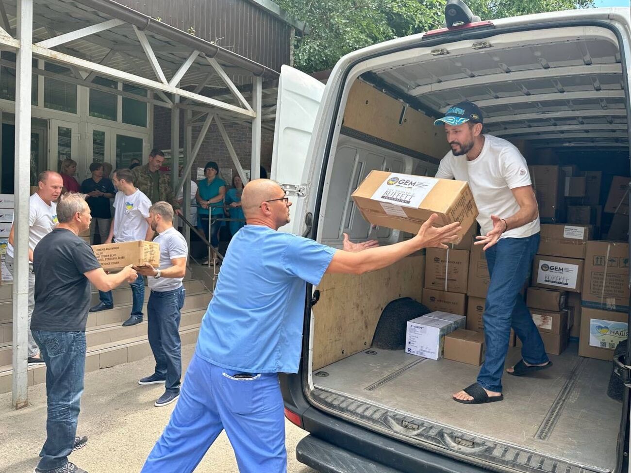 Команда Благотворительного фонда молодежной инициативы "Надія" вместе с партнерами осуществила гуманитарную миссию на Восток