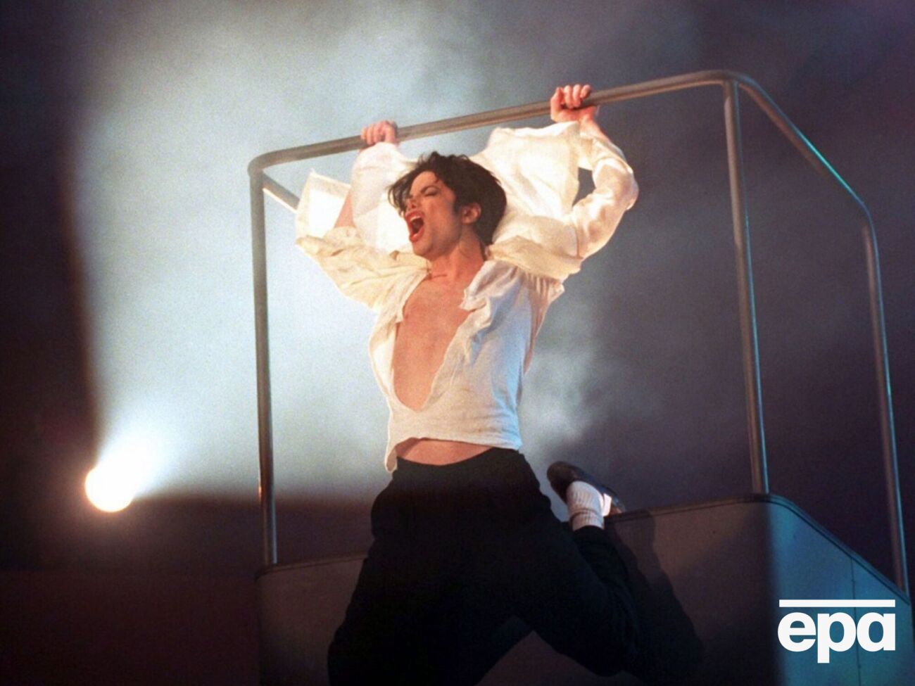 Джексон скончался в 2009 году в возрасте 50 лет