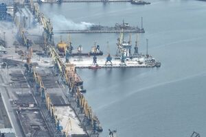 Враг вывез из временно оккупированной Донецкой области более 80 тыс. тонн украденного украинского зерна, пишет ЦТС