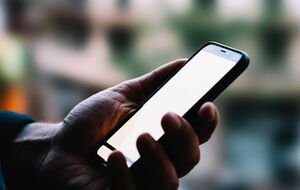 Украинцы в ЕС еще год смогут пользоваться бесплатным роумингом