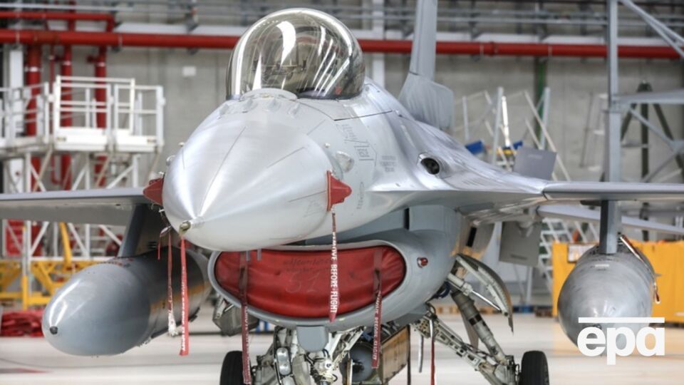 Этим летом Украина начнет эксплуатировать F-16, подчеркнули в НАТО