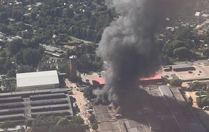 Горел предположительно цех научно-производственного предприятия "Термокерамика"