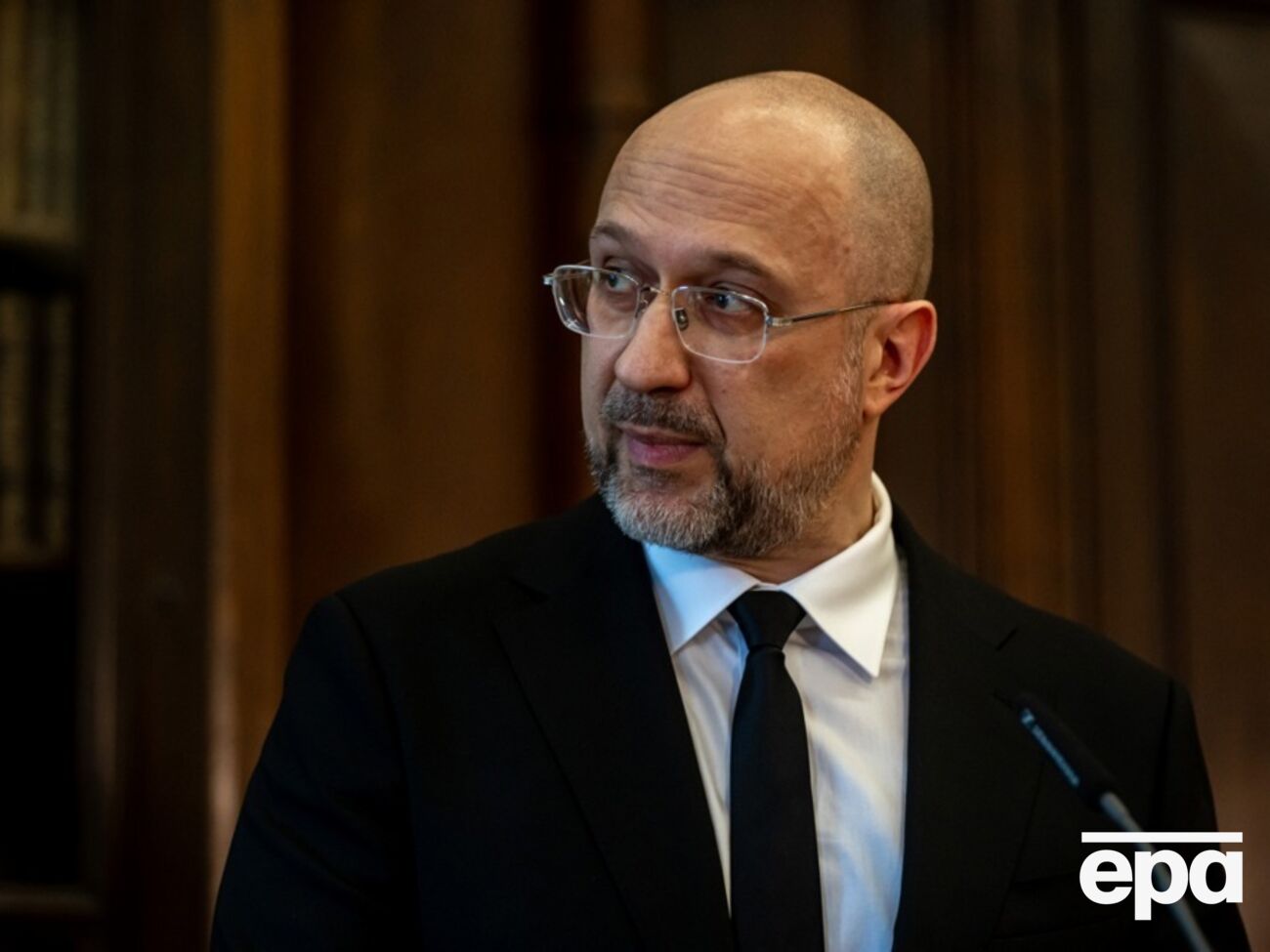 СМИ пишут о замене Шмыгаля, но источники в Кабмине говорят, что он "отвоевал себе еще какое-то время"