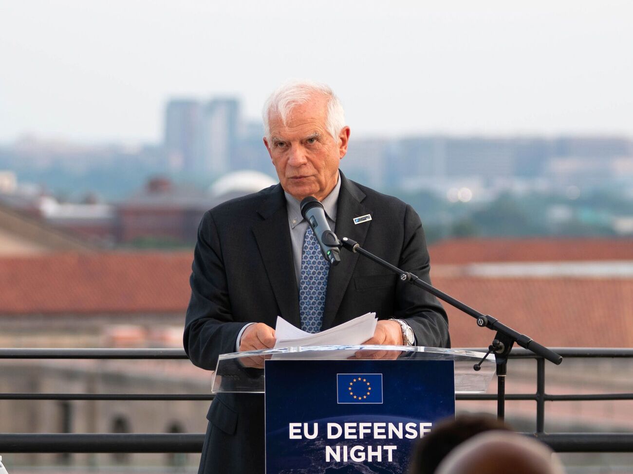 ЕС должен продолжать поддерживать Украину, чтобы сохранить ее независимость и обеспечить безопасность свободного мира, отметил Боррель