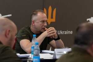 Сирський ухвалив рішення про впровадження в курс підготовки для військовослужбовців обов'язкового блоку щодо вивчення норм міжнародного гуманітарного права, зазначили в Генштабі ЗСУ