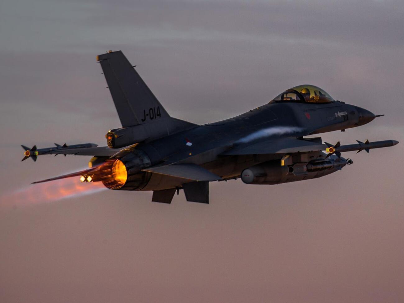 10 июля сообщалось, что сейчас идет передача Украине истребителей F-16 из Дании и Нидерландов