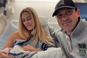 За словами Чмерковського, його дружина й новонароджений син почуваються ідеально