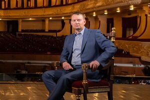 Солов'яненко в Національній опері України працює із 2000 року