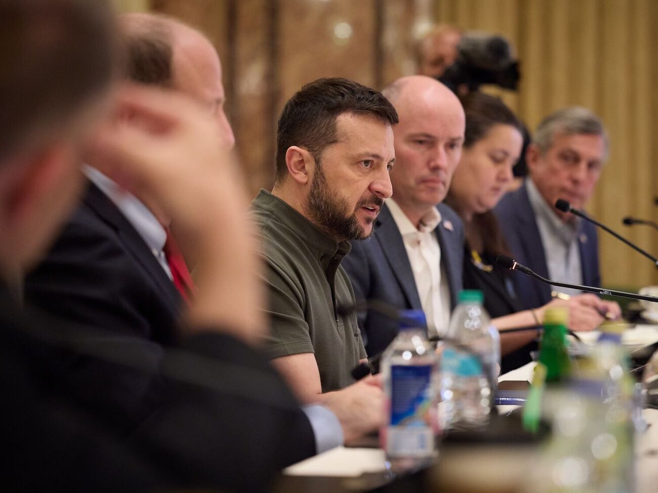 Зеленский поблагодарил региональные власти США за приют украинских беженцев