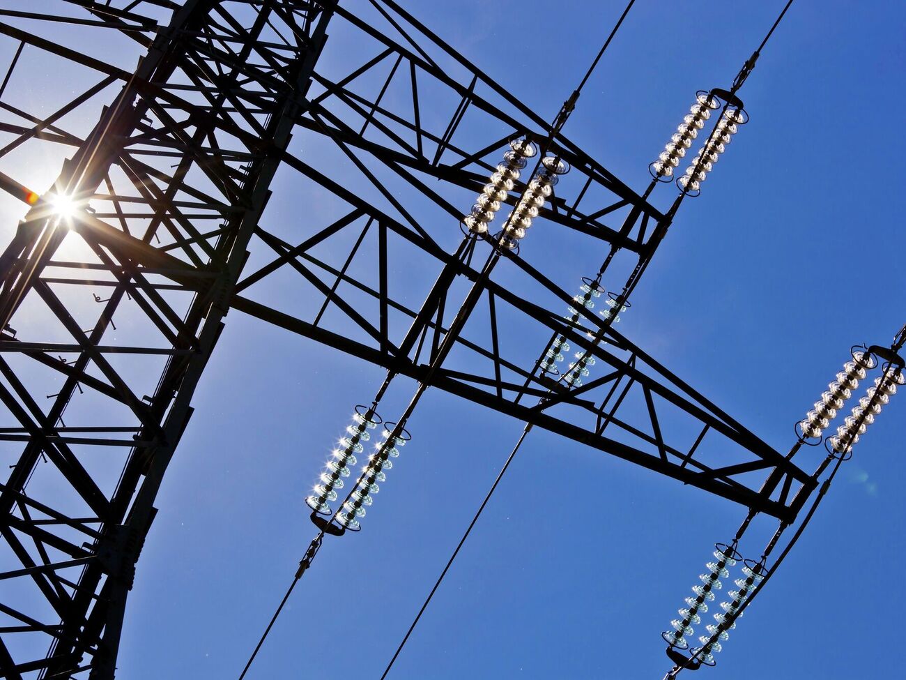 Унаслідок російських обстрілів минулої доби поранено трьох енергетиків