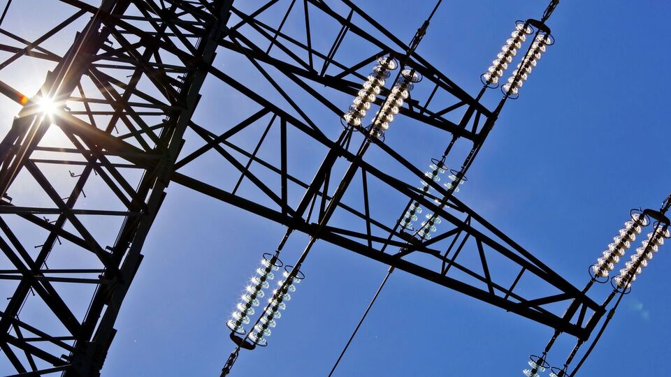 Унаслідок російських обстрілів минулої доби поранено трьох енергетиків
