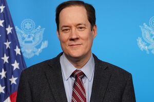 Сайзек работал в посольстве США в Украине