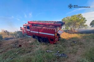 В результате российской атаки поврежден автомобиль спасателей из Никополя, отметили в ГСЧС