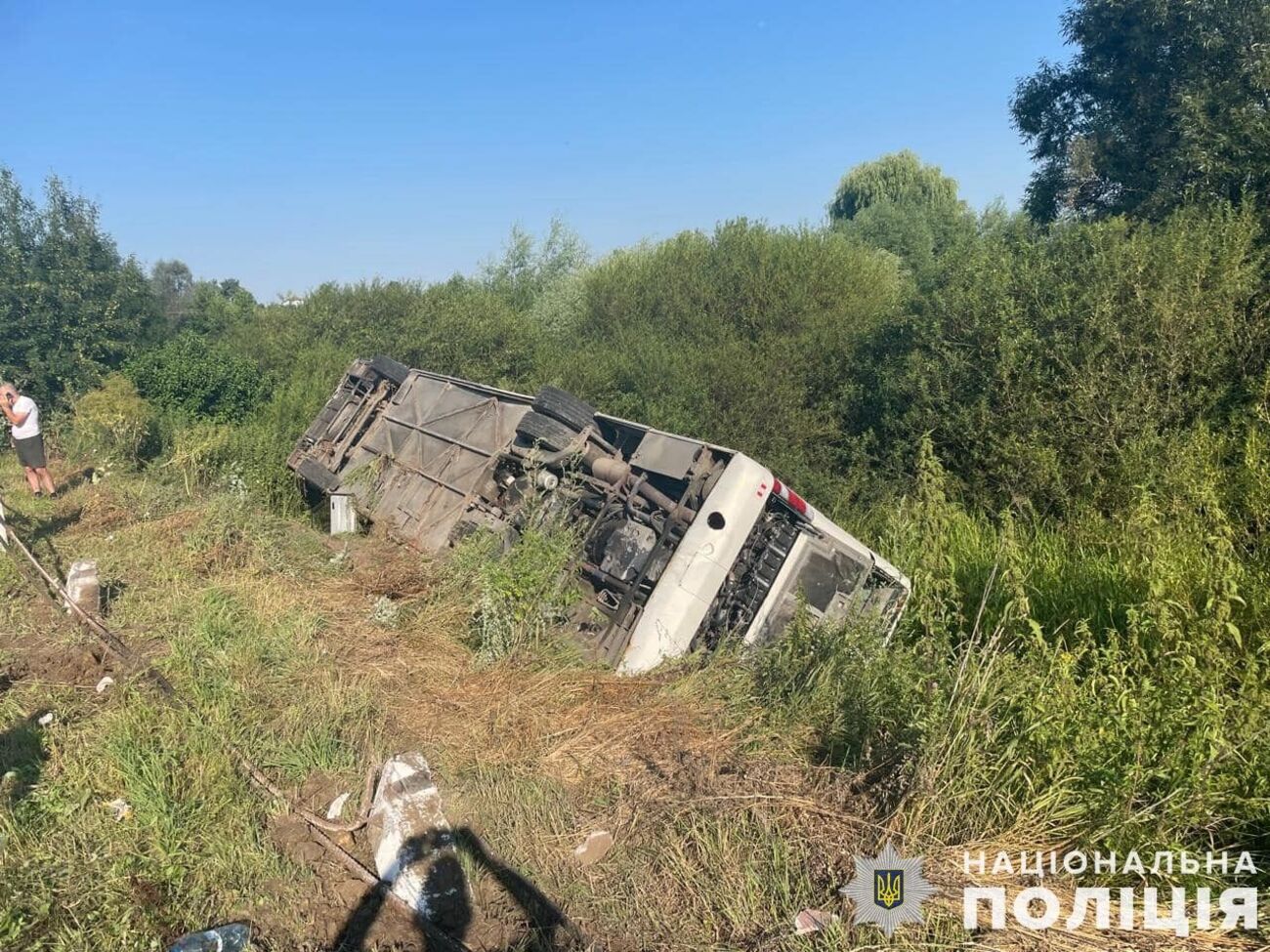 Водитель автобуса, предварительно, не справился с управлением