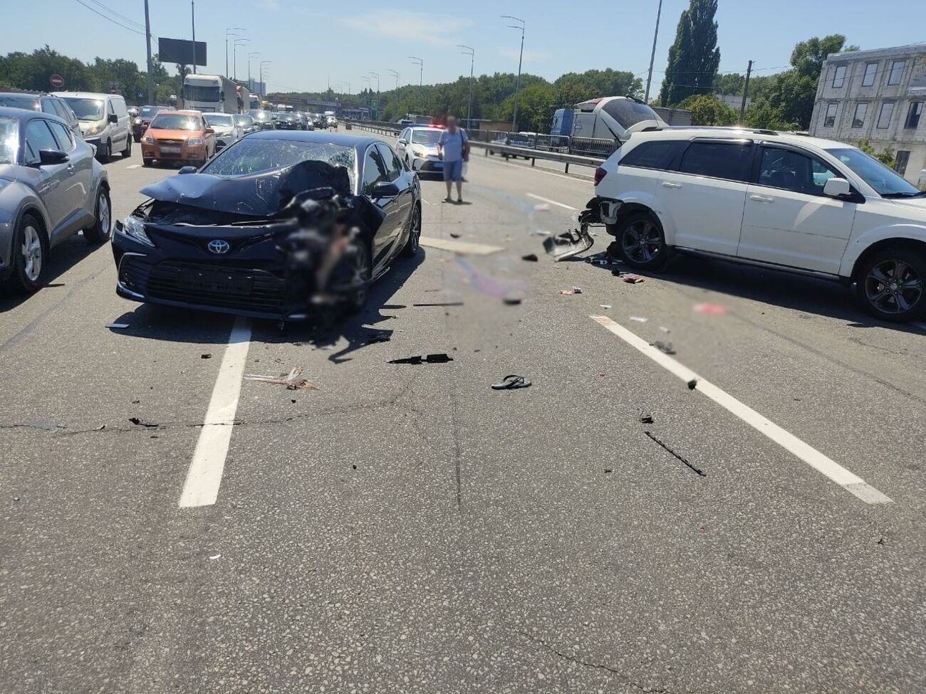 В автомобіль Dodge, який стояв, в'їхав автомобіль Toyota, за кермом якого, за даними ЗМІ, був Ткачук