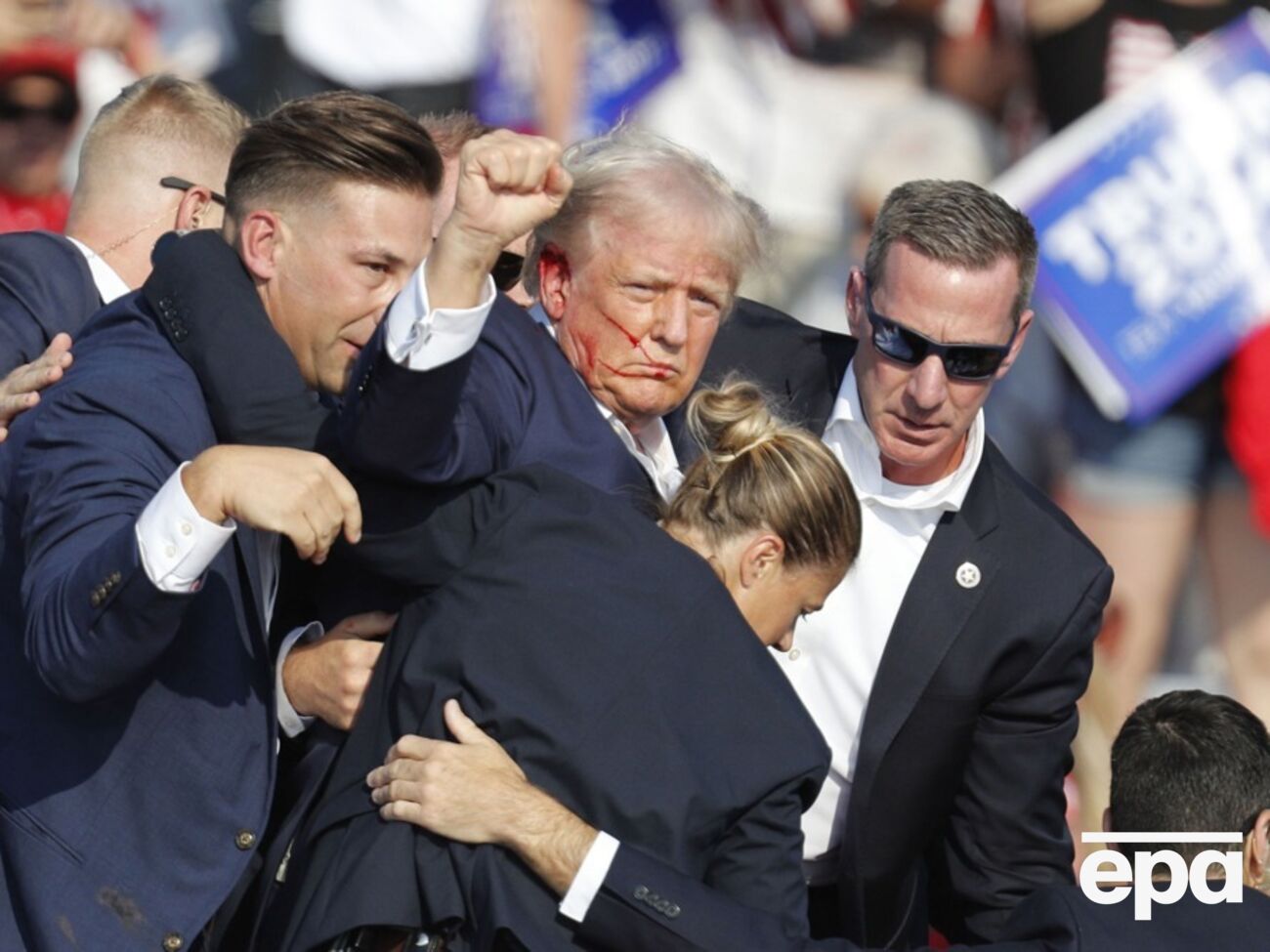 По предварительным данным ФБР, ранивший Трампа стрелок действовал один