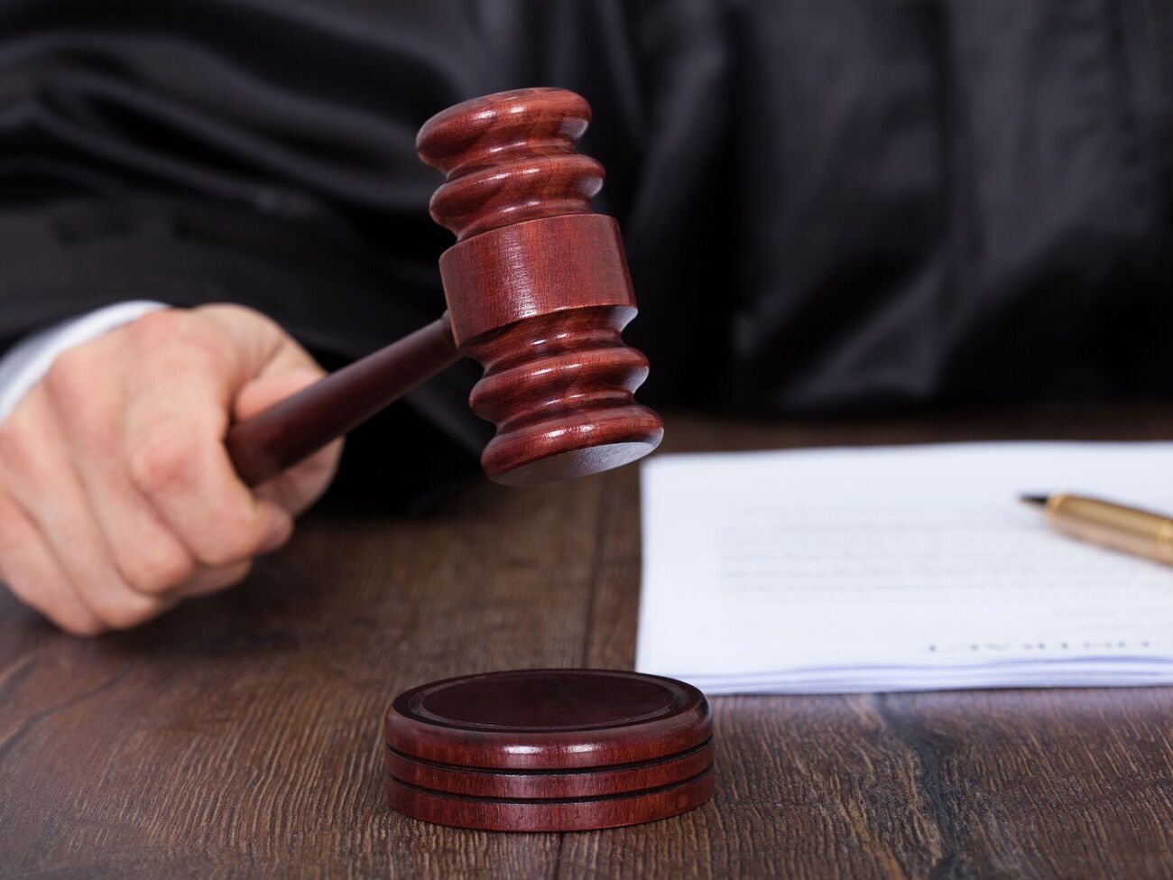 Автори зазначили, що зараз Михайло Романюк планує пройти ще одну переатестацію