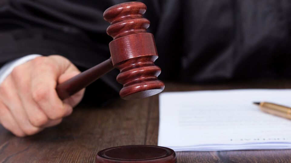 Автори зазначили, що зараз Михайло Романюк планує пройти ще одну переатестацію