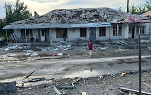 В результате обстрела в Лимане повреждены три магазина, инфраструктурный объект и частный дом