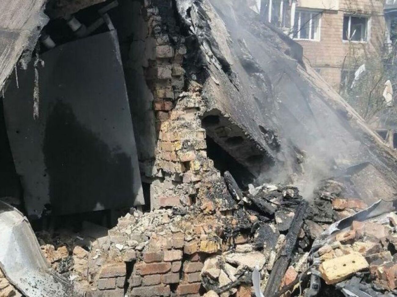 Ремонтні бригади ДТЕК і далі відновлюють пошкоджені енергооб'єкти
