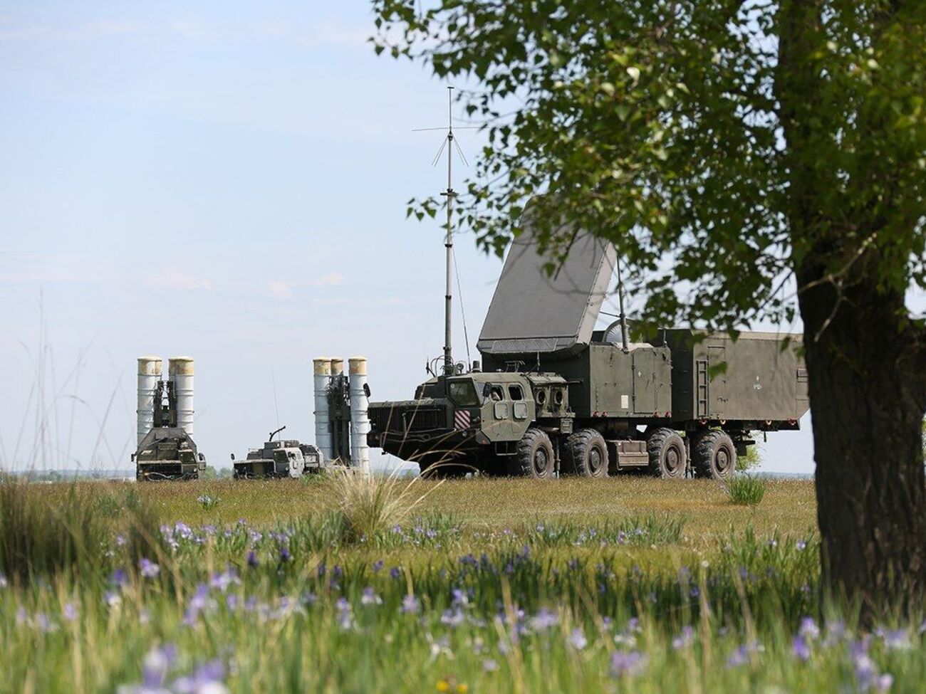 По информации разведки, подтверждено поражение радиолокационной станции и пусковых установок, рассказал Сырский