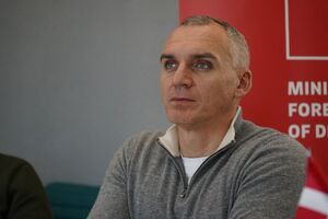 Россиян в Николаеве, кроме их глупых ожиданий, ничего не ждет, отметил Сенкевич