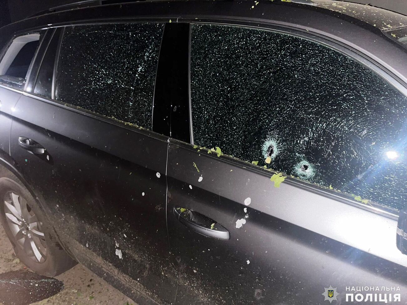 С места происшествия полицейские изъяли обломки, предварительно, от гранаты РГД-5