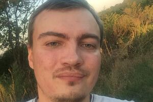 Весной 2022 года руководство "Укрэнерго" прикурило на бронежилетах, а осенью того же года семья Кудрицкого купила земельный участок. Бывают же такие совпадения!