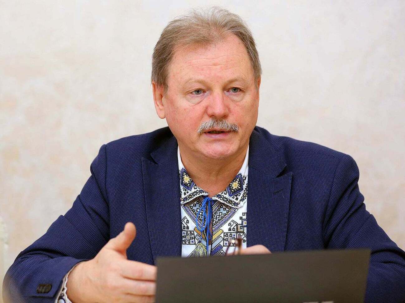 Горбачев пояснил, что дата начала учебного года прописана в законе