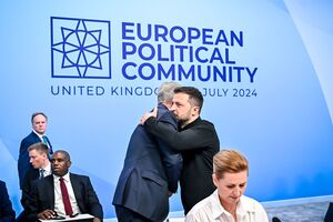 Зеленський у Великобританії підписав безпекову угоду з Фіалою