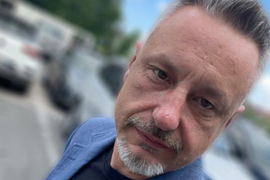 Украинец, получивший в Италии удостоверение с надписью "Mariupol – RUS", довел дело до парламента. Оно может стать поводом выбить из кресел остатки пропутинского правительства