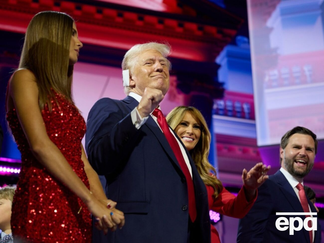 Також Трамп у промові виклав свої передвиборчі обіцянки