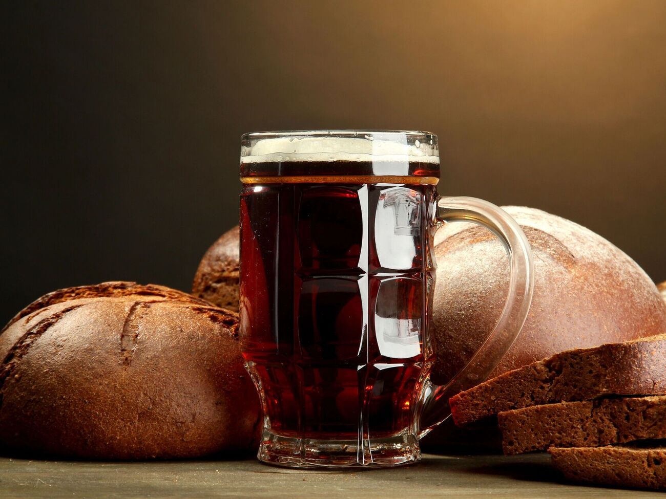 Квас нужно подавать охлажденным