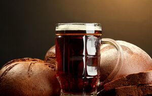 Квас нужно подавать охлажденным