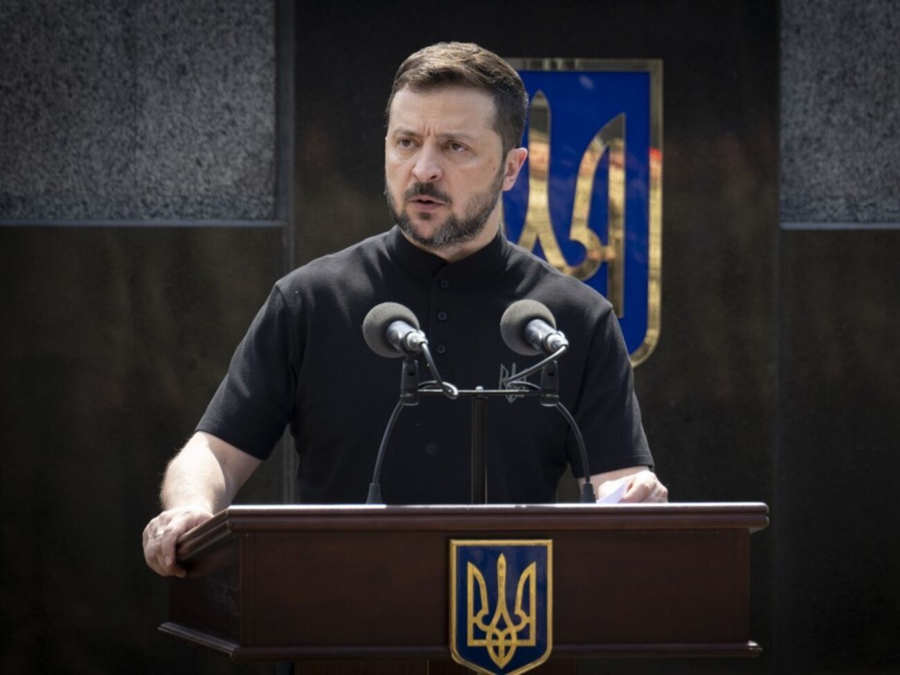 Огонь может быть прекращен на основании украинской формулы мира, заявил Зеленский