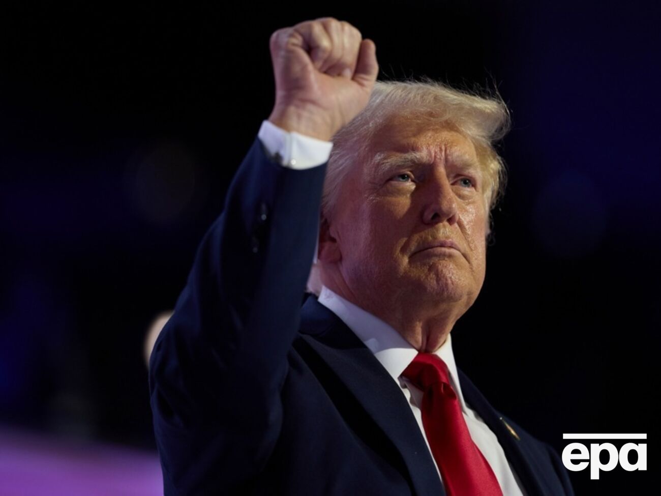 Трамп (на фото) вперше зідзвонився із Зеленським після того, як покинув Білий дім