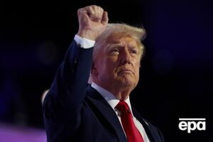Трамп (на фото) вперше зідзвонився із Зеленським після того, як покинув Білий дім