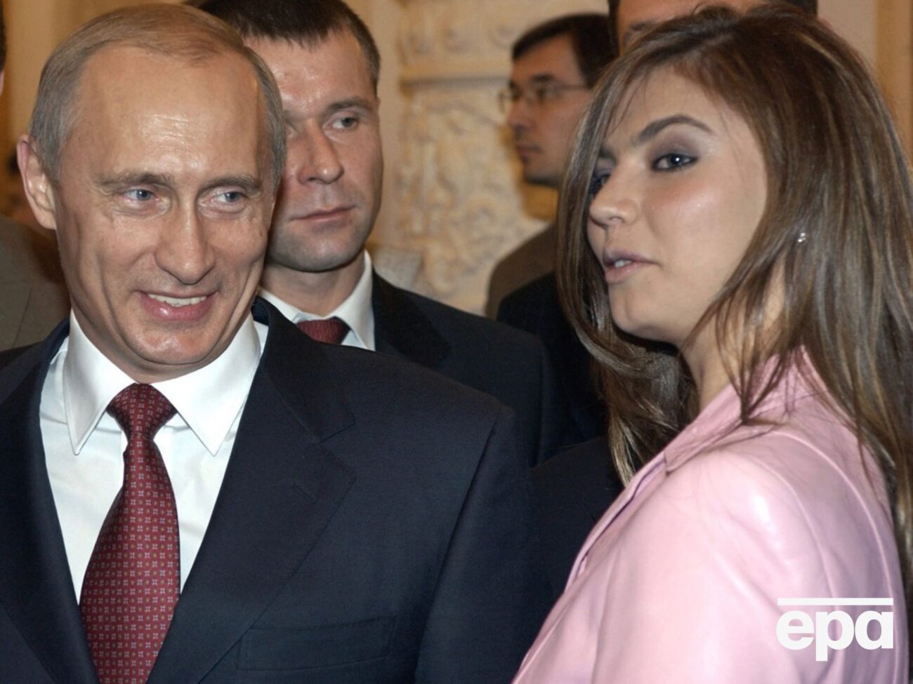 Путин купил Кабаевой квартиру площадью более чем 2 тыс. м², говорят журналисты