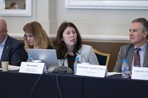 Елена Лапенко: Было принято решение поднять эти тарифы для того, чтобы сбалансировать рыночные отношения