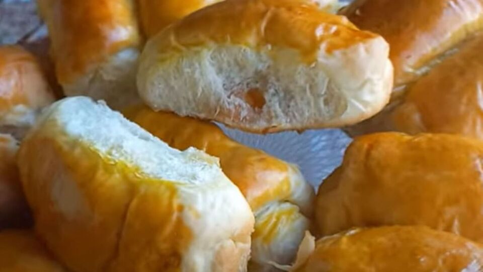 Випікайте булочки в духовці, розігрітій до 180 °С, протягом 30 хвилин