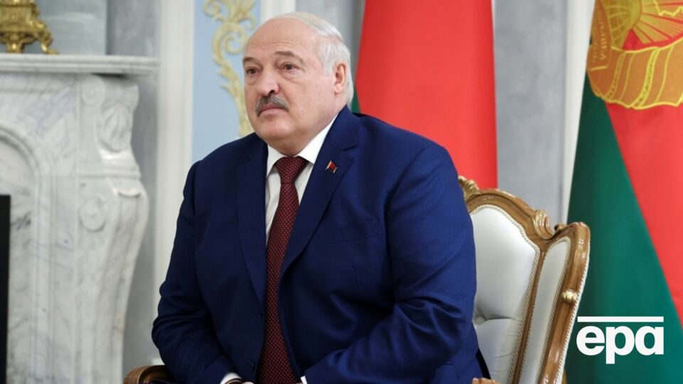 За словами Лукашенка, ситуація на кордоні України й Білорусі нагнітається через прибуття військового контингенту з РФ "для участі у параді в Мінську"
