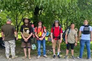 Один із чоловіків планував потрапити до Німеччини, двоє – до Польщі, а росіянин мав повернутися і виїхати через пункт пропуску