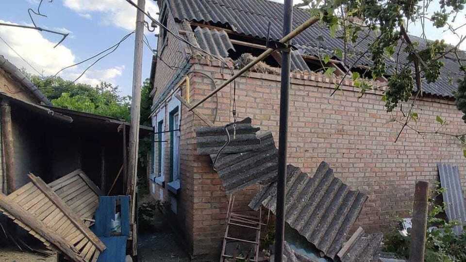 У Покровській громаді снаряди понівечили п'ять приватних будинків, розповіли в ОВА