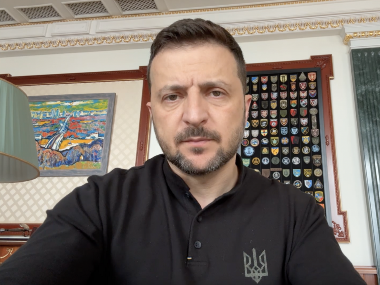 Украина полностью выбирает объем импорта электроэнергии, который согласован с ЕС, рассказал Зеленский